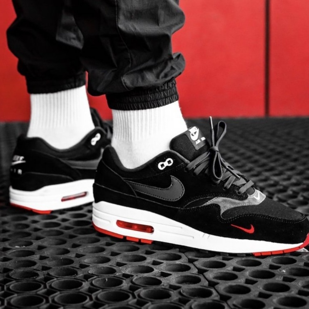 NIKE Air Max 1 Premium "Bred"